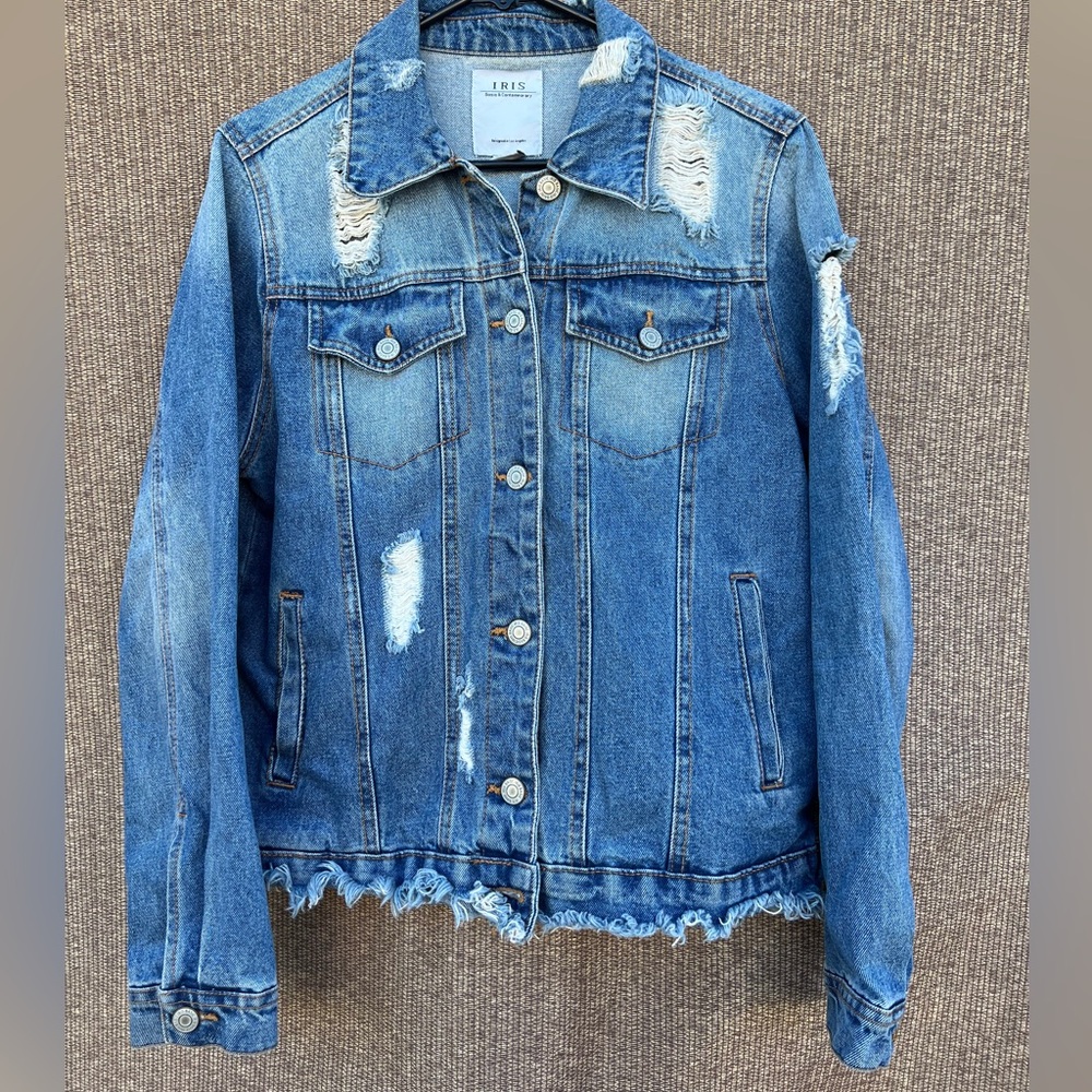 Iris basic & contemporary blue distressed denim jacket frayed hem Women’s Sz S